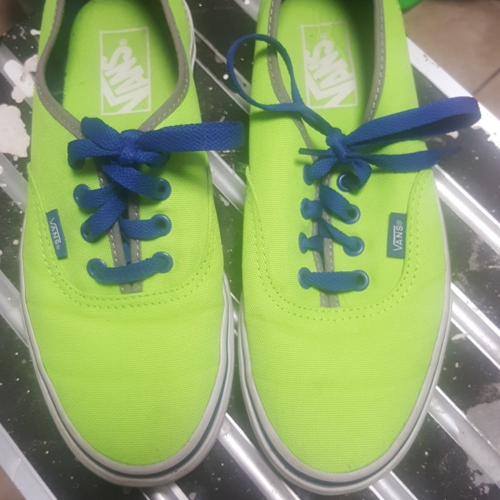 Vans - Picture 3 of 4